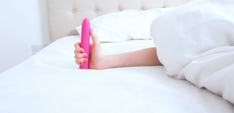 Read more about the article SEX TOYS IN THE BEDROOM
